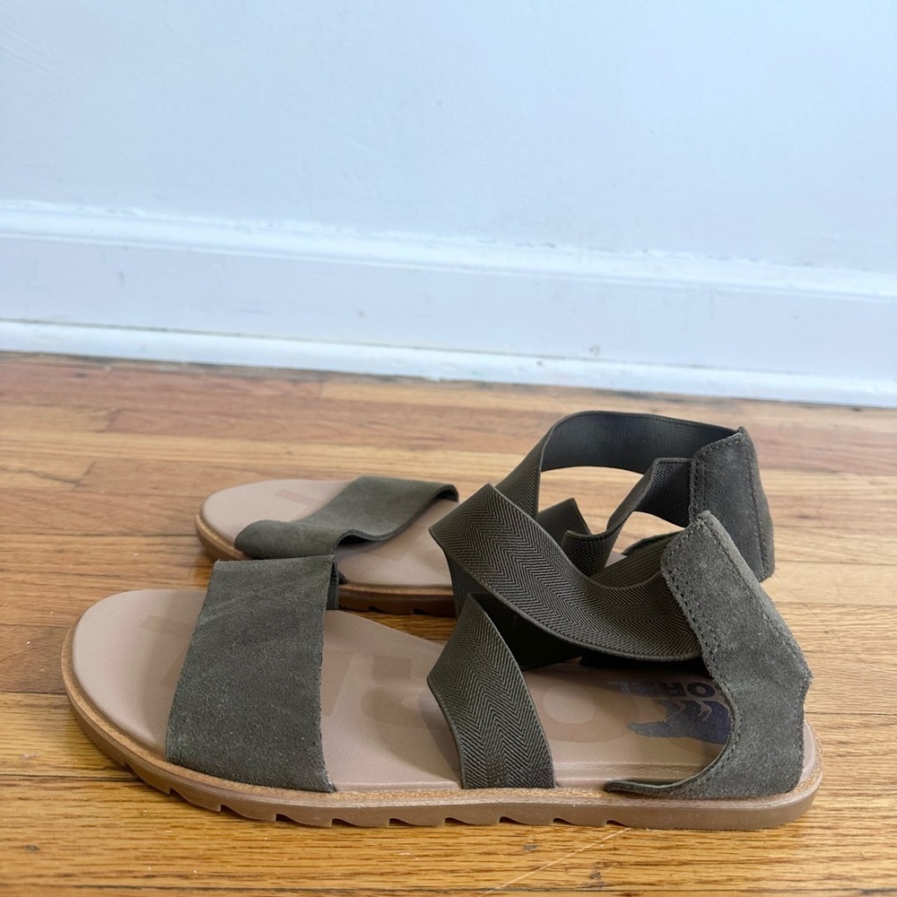 SOREL Women's Ella III Flat Sandals in Ash Brown Size 8.5 summer beach
